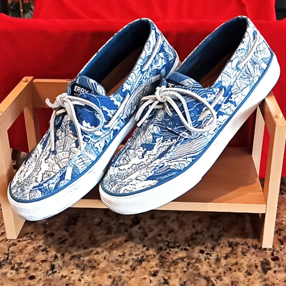 SPERRY Top Sider Men's Bahama Coral Print. Blue & White. Boat Shoes. Size 8.
